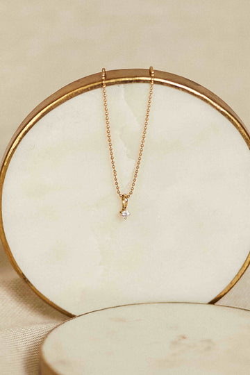 Adalia Concept colgante oro 18 quilates y un diamante de 2,8mm