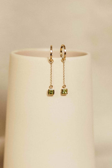 Charms peridoto de oro de 18 quilates con piedras naturales periodo de Adalia Concept